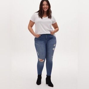 Torrid Sky High Skinny Premium Stretch High-Rise Jean Size 24
